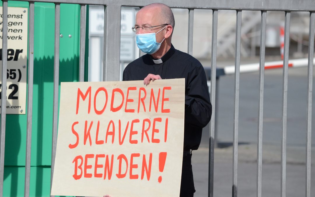 Spen­den­auf­ruf zur Finan­zie­rung unse­rer Sozi­al- und Integrationsberatung