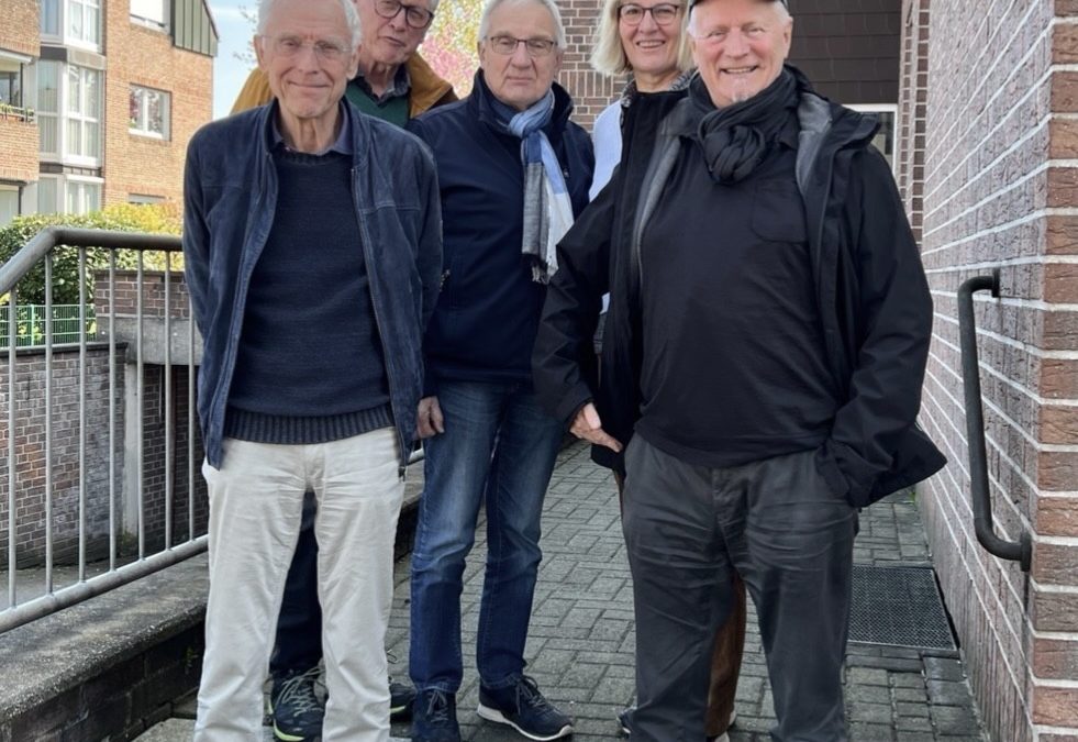 Die Akti­on Wür­de und Gerech­tig­keit sucht Sprach­mitt­le­rin­nen und Sprachmittler!